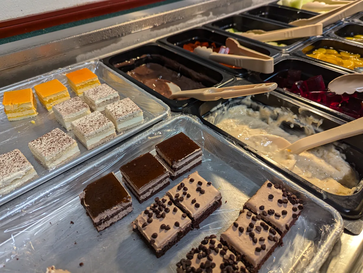 Small cakes & desserts on the buffet